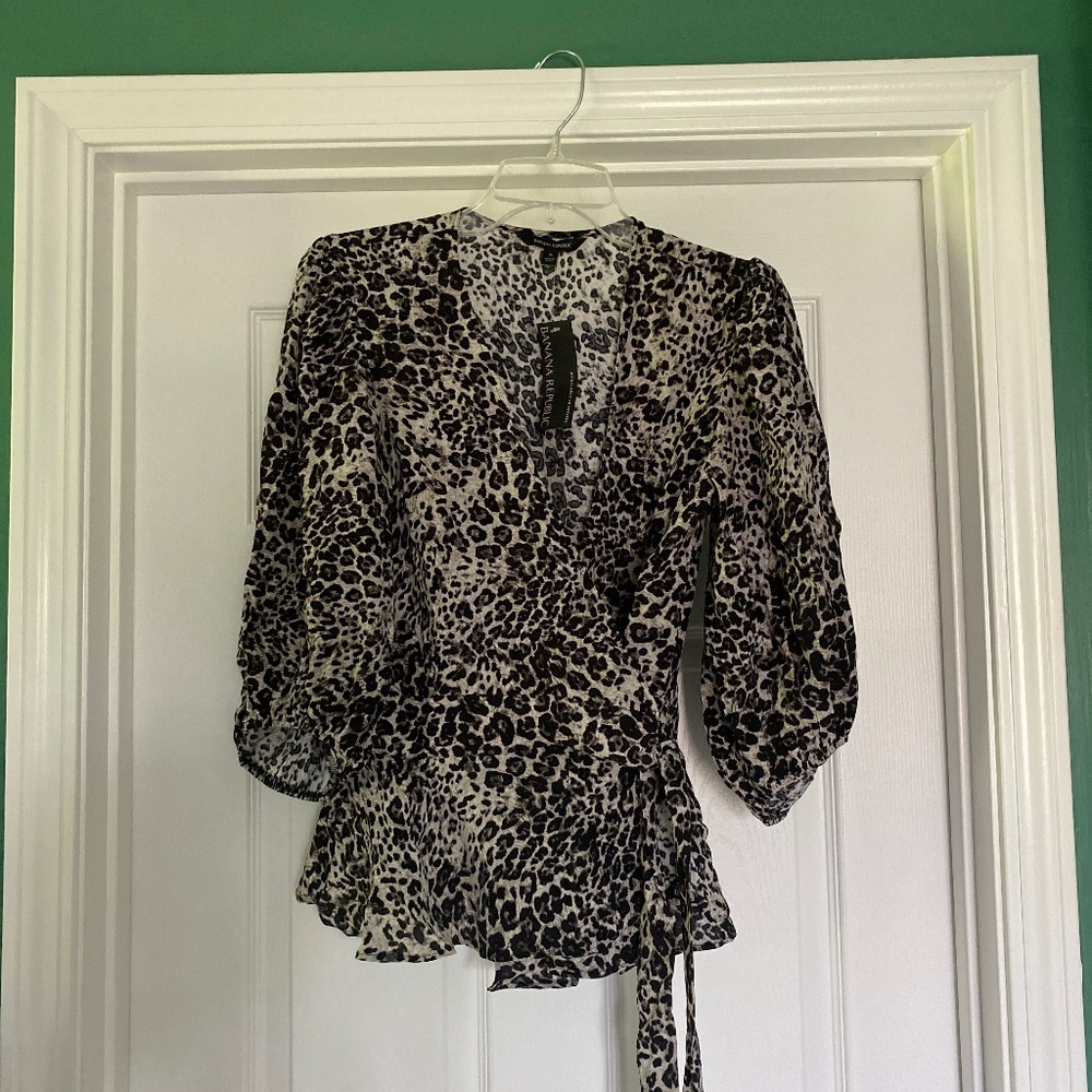 Cheetah patterned Tie-Up blouse